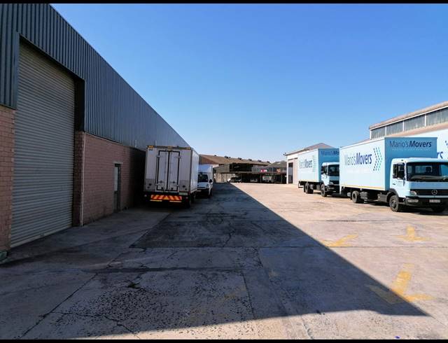 300M² WAREHOUSE TO LET IN PAROW INDUSTRIAL